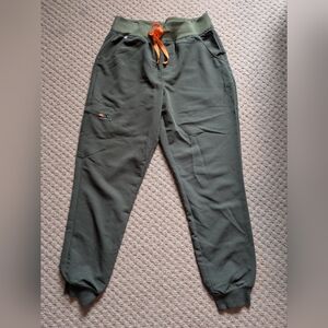 Fig high waisted M jogger pants